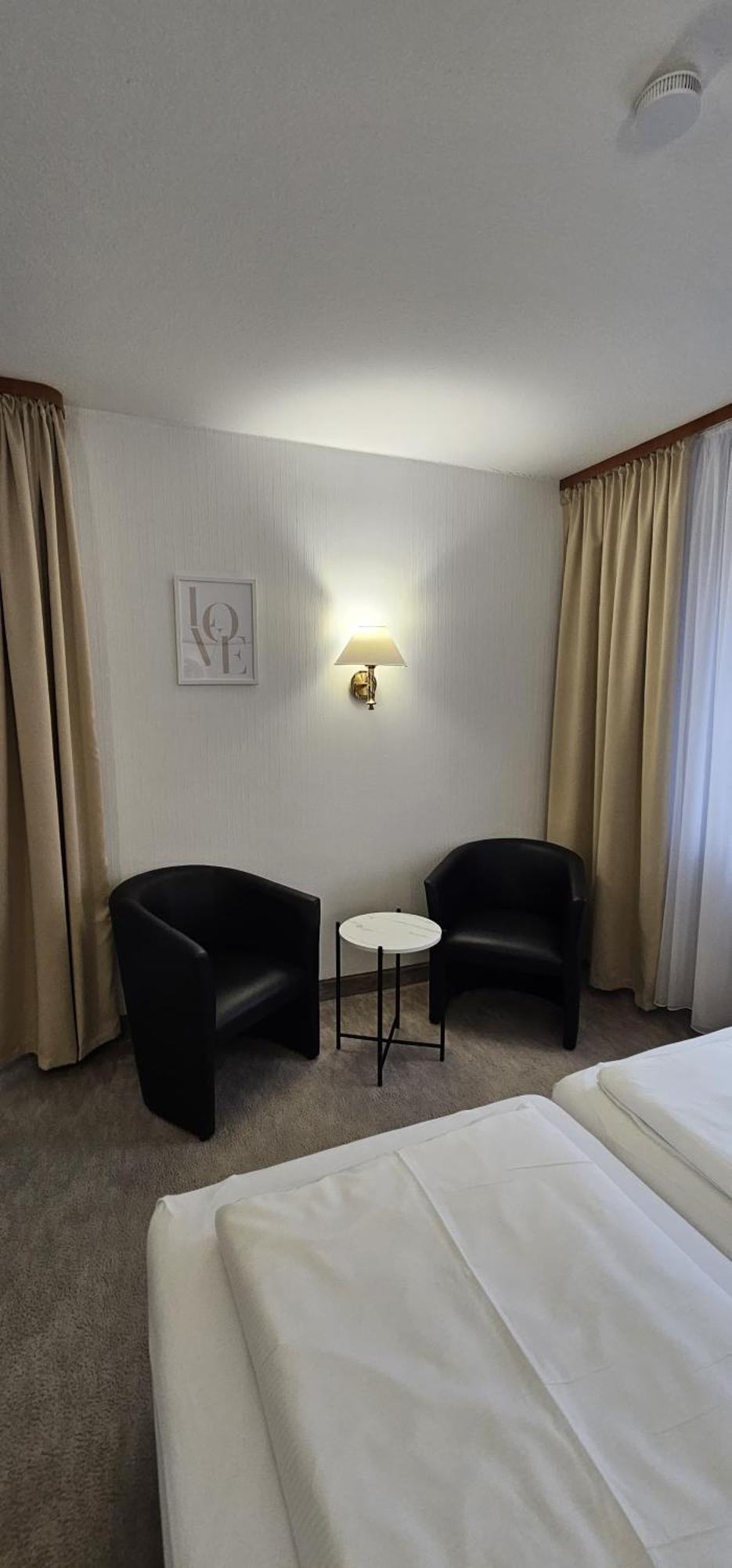 Hotel Garni Vierjahreszeiten باد ستافلستين المظهر الخارجي الصورة